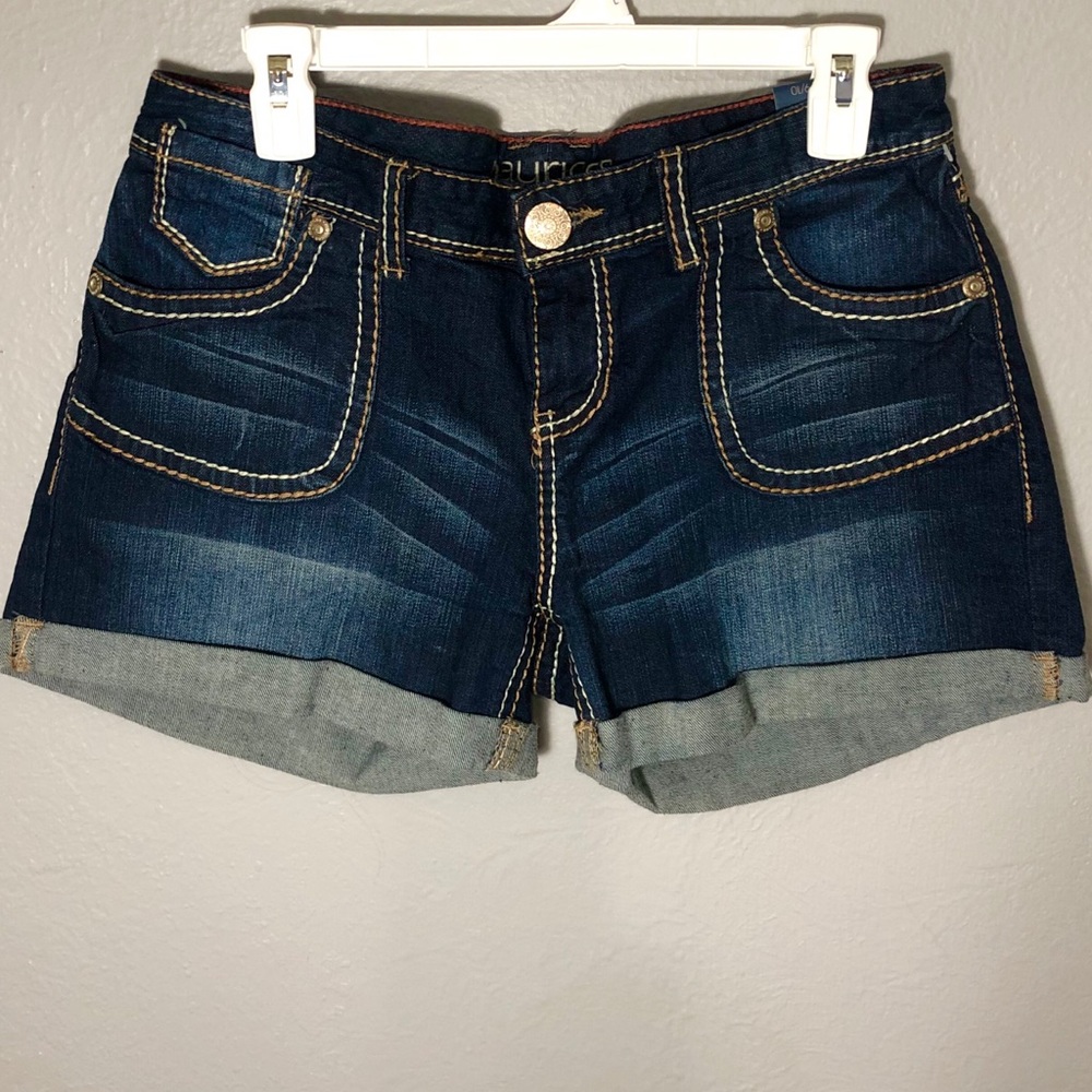 Shorts - Picture 2 of 7